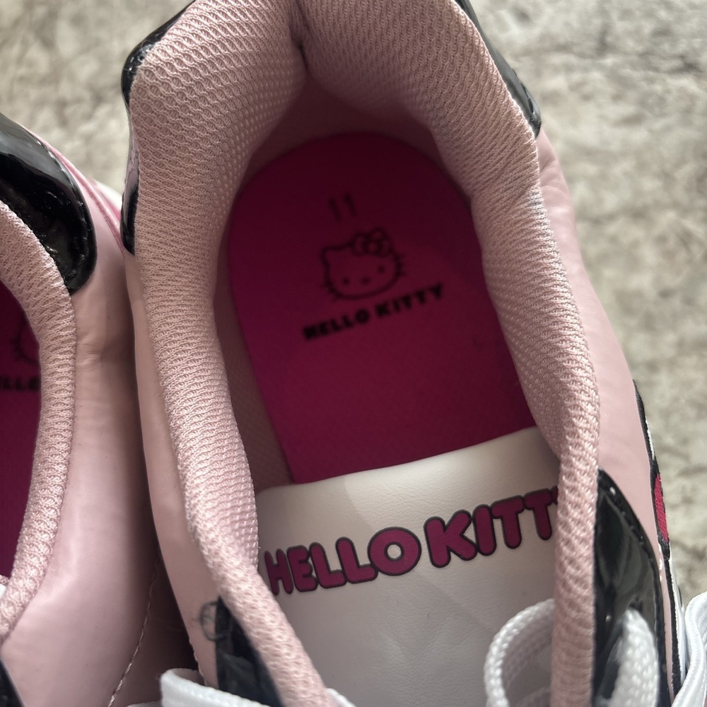 Hello Kitty Womens Lace-Up‎ Casual Court Sneaker Shoes Size US11 Pink/whiteblack - Picture 7 of 8